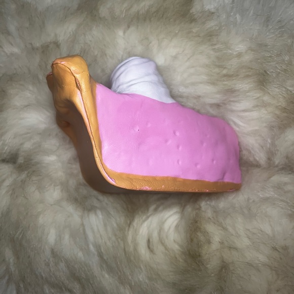 Assorted set of sweet treat themed squishies - Picture 12 of 13